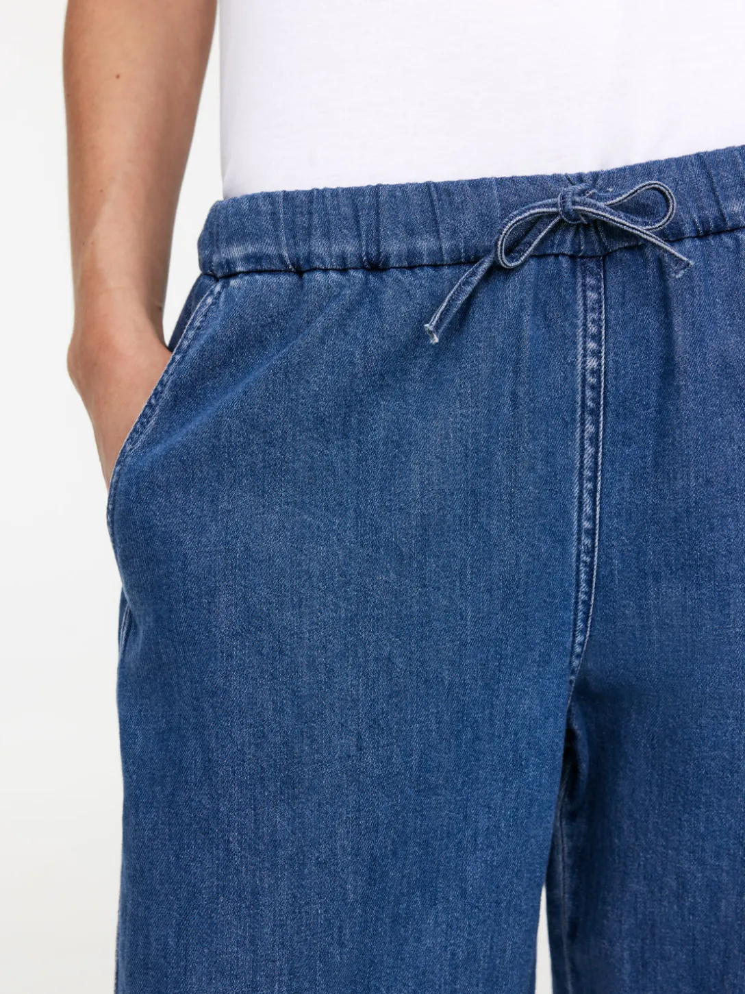 Denimbyxa Med Dragsko