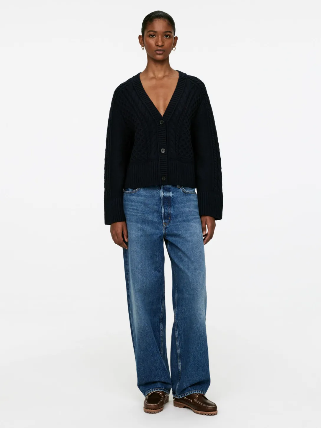 Kabelstickad Kofta I Ull