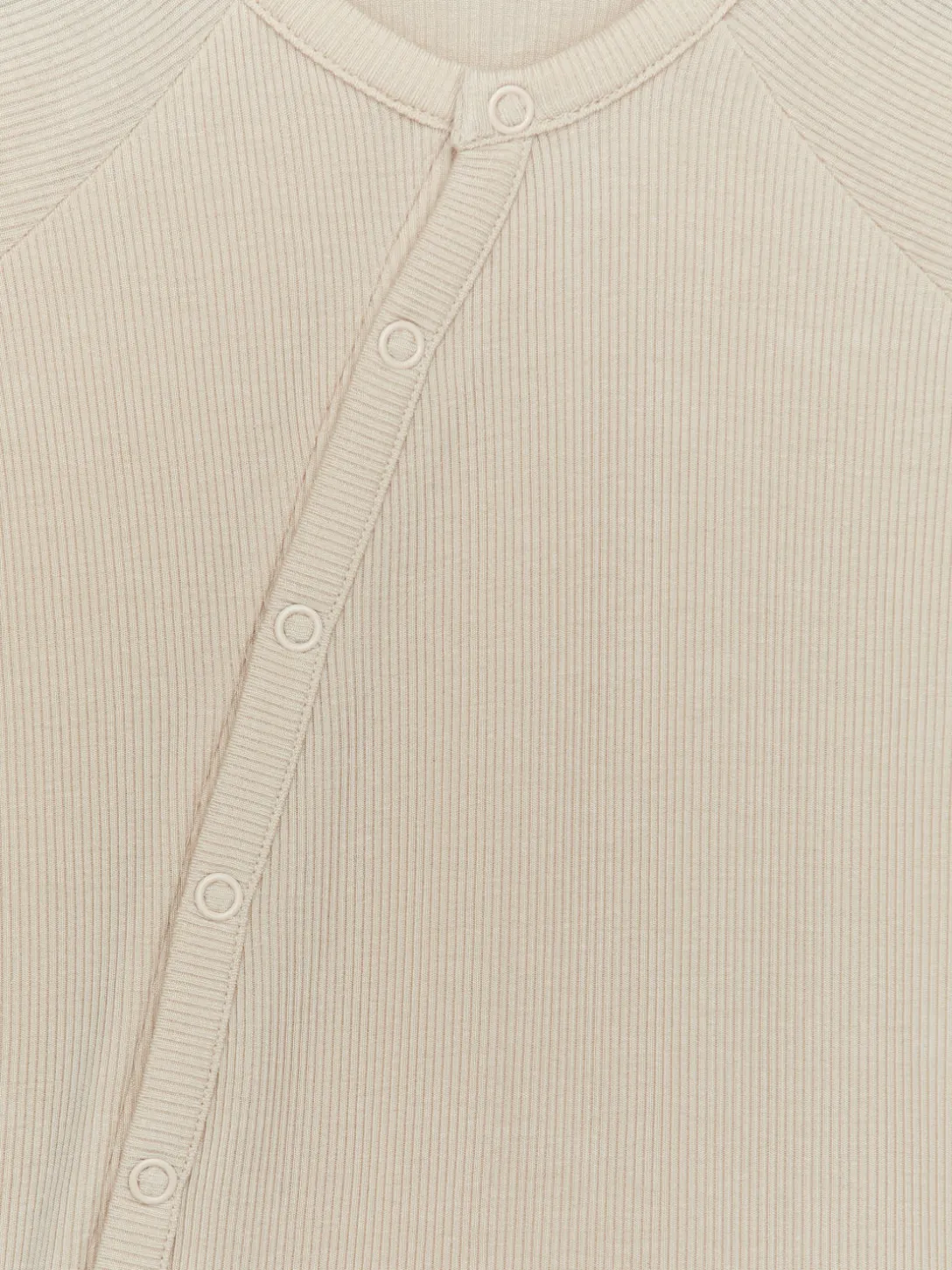 Ribbstickad Pyjamas För Nyfödd