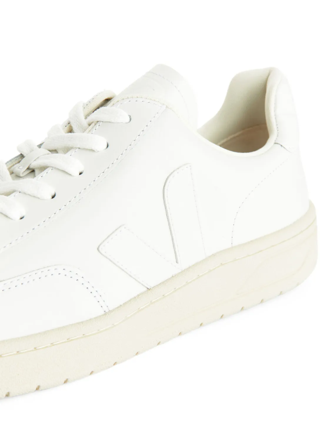 Veja V12 Sneakers